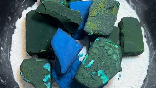 FLAKEY DUSTY BLUE GREEN DYED GYM CHALK // ASMR // SLEEP AID // SATISFYING SOUNDS// ODDLY SATISFYING