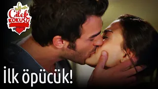 İlk Öpücük! - Çilek Kokusu