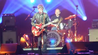 Kendal Calling 2016 - Noel Gallagher Everybodys on the run