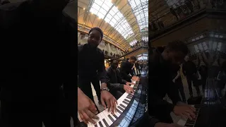 When you play some Coldplay at the public piano #pianoday #clocks