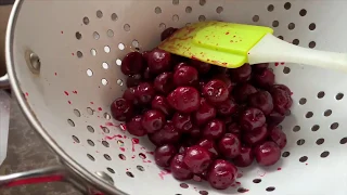 Очень вкусный пирог из замороженной вишни