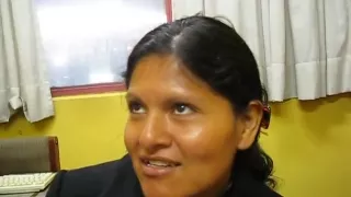 Peruana adoptada viene desde Inglaterra al Perú.