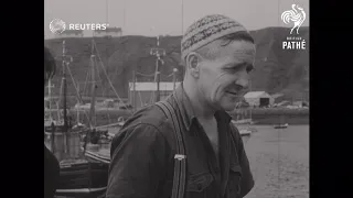 QUEEN MOTHER NAMES LIFEBOATS (1956)