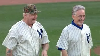 Mantle's sons throw out the first pitch