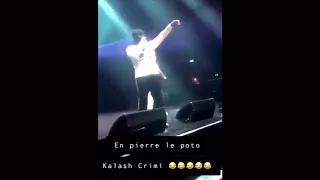 Kalash criminel embrouille un fan pendant son concert !!!