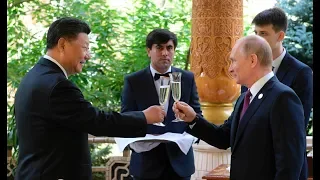 66. GEBURTSTAG: Putin schenkt Xi Jinping eine Kiste voller Speiseeis