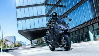 MAXI SCOOTER a confronto! Honda Forza 750, Yamaha T Max, Kymco AK 550, Sym Maxsym TL.