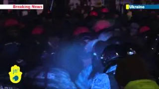 Battle for Ukraine: Thousands of riot police move on Indepdence Square protest camp