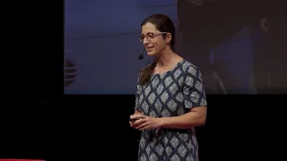 Dokážeme mnohem víc, než si většinou odvážíme připustit | Abhejali Bernardová | TEDxPragueWomen