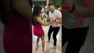 DANCEI CINCO MÚSICAS SEGUIDAS COM ELA