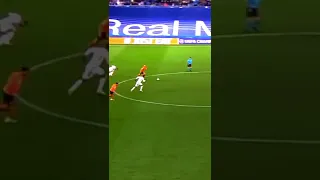 Мудрик против Реала