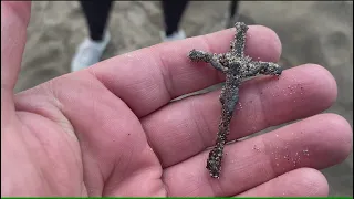 Another Incredible Beach Metal Detecting Adventure.