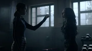 Legacies 4x07 Josie tells Hope that she is not giving up on her