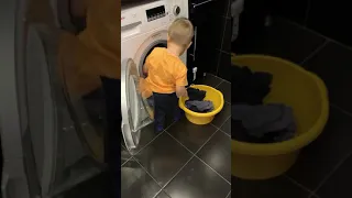 Ребенок и машинка стиральная😂