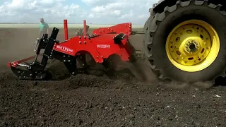 Глубокорыхлитель QUIVOGNE SSDR 7/300 с JD 8310R