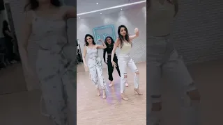 Jissa Paul dances with Sukriti-Prakriti Kakar on their new song Sona Lagda | Sukhe