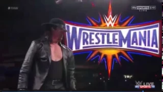 Undertaker chokeslams Roman Reigns 'WWE RAW' 03/06/2017