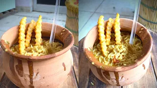 Matka Meggi with Fries 😲😲 - मैगी बनाने का सबसे 😲😲 अनोखा तरीका | Street Food of India