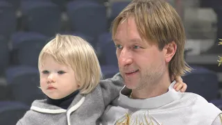 Arseny Plushenko in the arms of his father. The show "Snegurochka" by Evgeni Plushenko. 3.01.2023