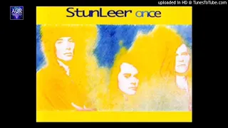 Stun Leer - Love is a Liar