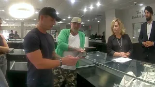 POLICE BODYCAM VIDEO!! Anthony Farrer (Timepiece Gentleman) tries to steal $250k RM from AZ store.