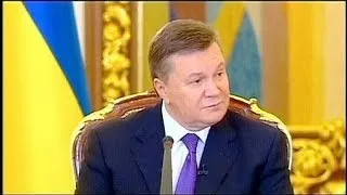 Viktor Yanukovych sells Russia deal and warns foreigners off Ukraine