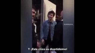 Shawn Mendes discute con el hermano de una fan por un malentendido (español)