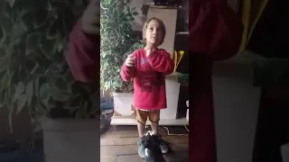 Esse menino de 6 anos arrasou cantando jo