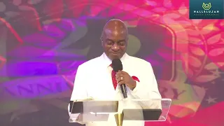 See how Pastor Paul Enenche of Dunamis introduced Bishop David Oyedepo @ his church 25th Anniversary