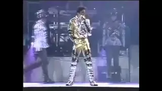 Michael Jackson - Erra passos no show - erros