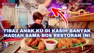 BAIK SEKALI BOS RESTORAN INI, ANAK KU BEBERAPA KALI BELIAU KASIH HADIAH. MAKAN DIDALAM GUA