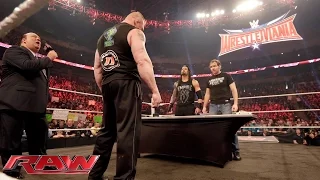 Dean Ambrose konfrontiert Brock Lesnar während der Vertragsunterzeichnung: Raw, 8. Februar 2016