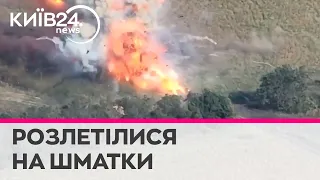 Маленький український FPV-дрон знищив велику російську гаубицю 2С19 "Мста-С"