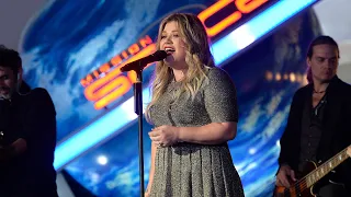 Kelly Clarkson - Underneath The Tree (Disney Magical Holiday Celebration 2016) [HD]