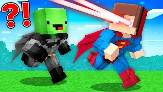 SUPERMAN Speedrunner vs BATMAN Hunter : JJ vs Mikey in Minecraft Maizen!