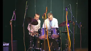 Шоу на барабанах -  Даниил и Илья Варфоломеевы - Drum Solo - Drum show - Соло на барабанах