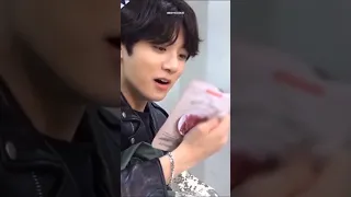 Jungkook literally eat ✨everything✨ 😂 || cttro