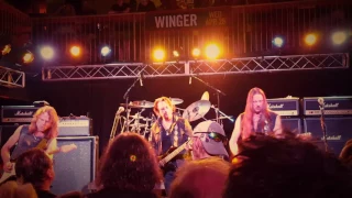 Winger "Down Incognito" and Chickin' Pickin' Guitar Solo