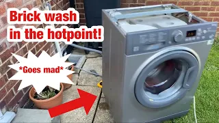 Hotpoint Smart Tech WMFUG742 washing machine || Brick wash on rollers! How will it do?