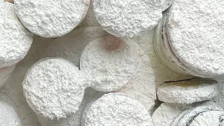 Cornstarch topped disk. Reformed gym chalk