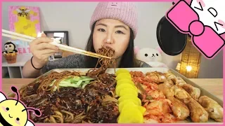 BLACK BEAN NOODLES + SPICY FIRE DUMPLINGS | MUKBANG