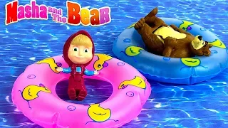 MASHA AND THE BEAR ON VACATION AT THE BEACH MAKING SANDCASTLES SLIDING & PLAYING - STORY