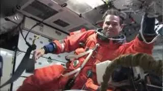STS-134 Endevour - The Endevour Crew Arrives in Orbit
