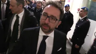 Video-spot arresto Battisti, Bonafede:"Critiche social? Era solo un tributo a Polizia penitenziaria"