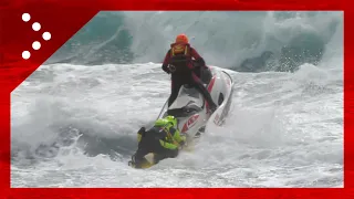 Steccato di Cutro, la moto d'acqua dei Vigili del Fuoco alla ricerca di dispersi naufragio migranti