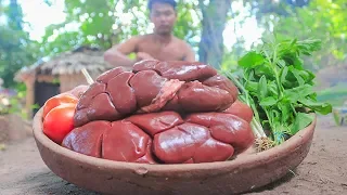 Primitive Technology: Cooking Beef Kidneys For Food in The Forest | Wilderness Food