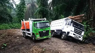 MOGOK DIJALAN GENANGAN AIR SAAT HUJAN Rc Truk Hino 500 Muatan Broti Nissan Tronton Tak Dapat Bantuan