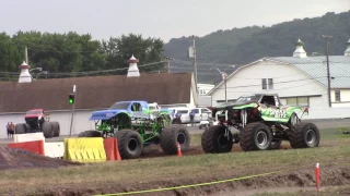 The Bloomsburg 4 Wheel Jamboree Monster Truck Racing: Stinger vs Snake Bite