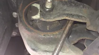 Peugeot 307  broken engine mount