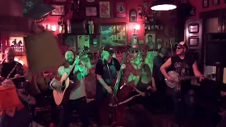 The Bluegrass Lions . Villancico. Taberna Vinos Chueca . Casetas